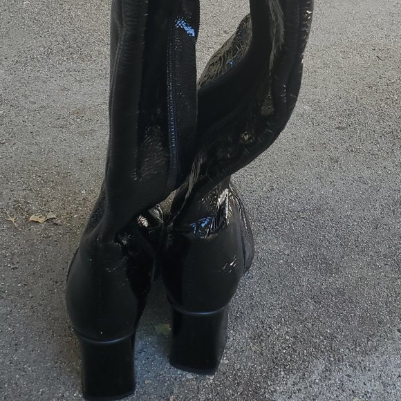 Tall boots - Picture 2 of 5